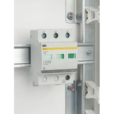Ограничитель перенапряжения ОПС1-C 3P KARAT IEK MOP20-3-C
