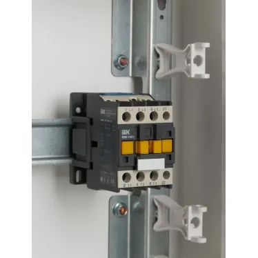 Контактор КМИ-11811 18А 230В/АС3 1НЗ KARAT IEK KKM11-018-230-01